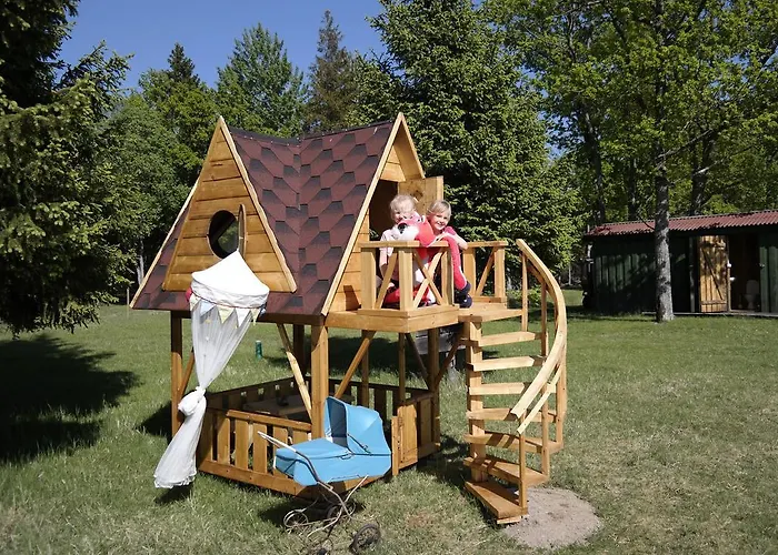 Aadniel's Village * Aula